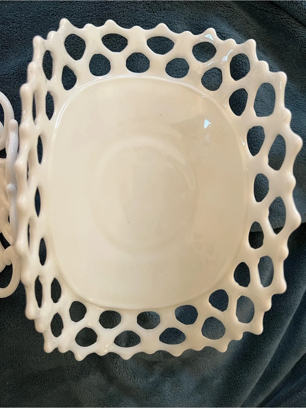Westmoreland milk glass pedestal banana stand